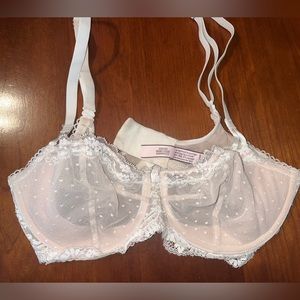 Victoria’s Secret 34D Lace Bra White/Nude
